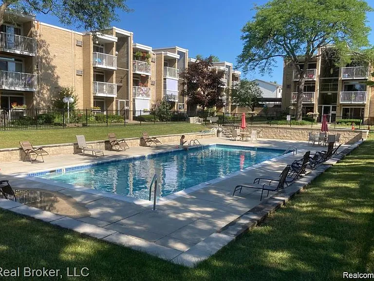 4905 Crooks Rd #A5 — Photo 19