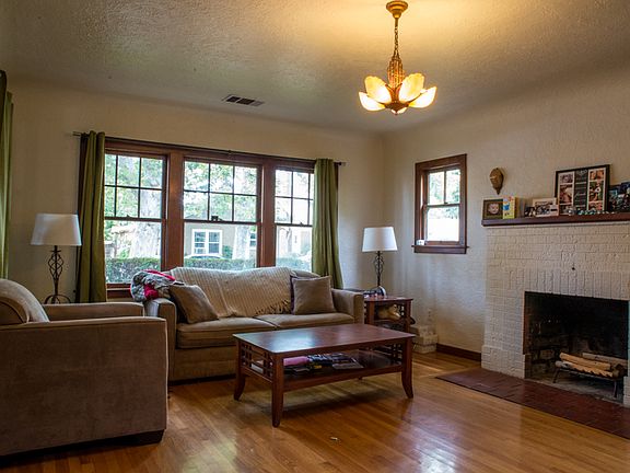 2nd image of 504 3rd St