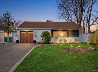 11 Grand Central Avenue, Amityville, NY 11701
