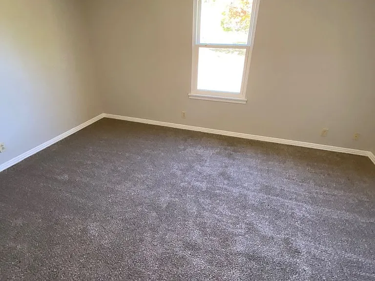 102A Kingsbury Ct — Photo 9