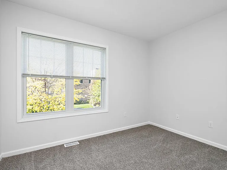 2109 Aldrich — Photo 9