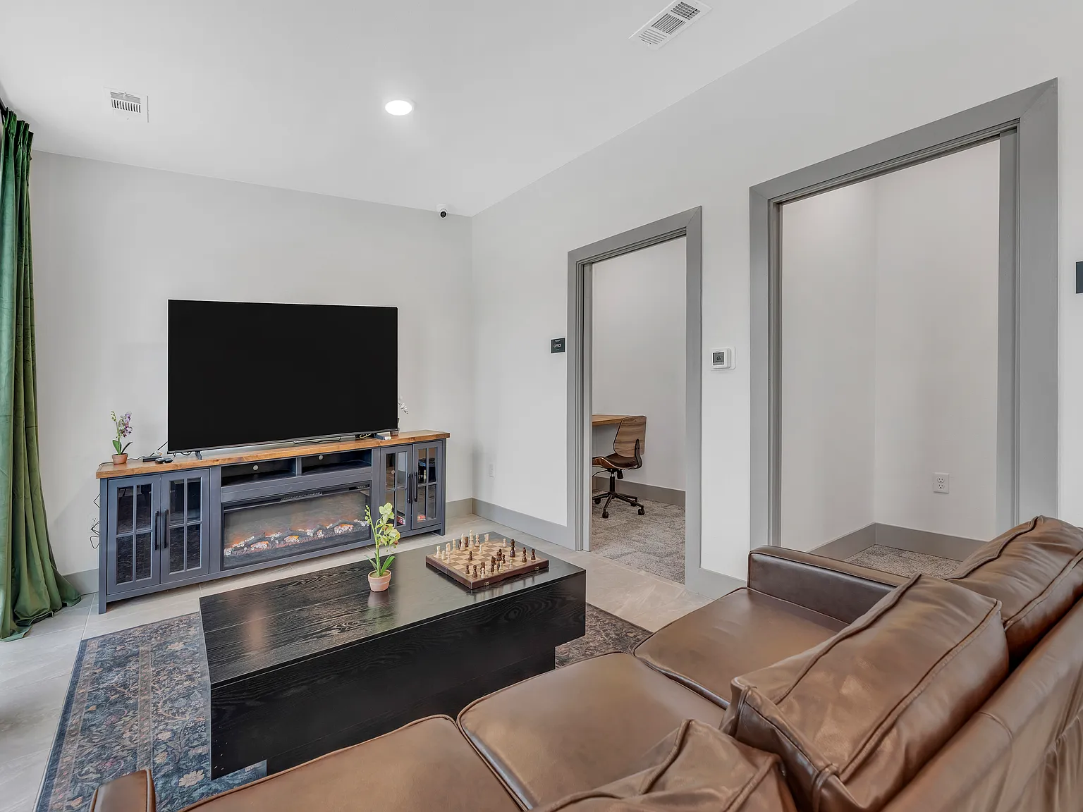 Bluffview Apartments — Photo 2