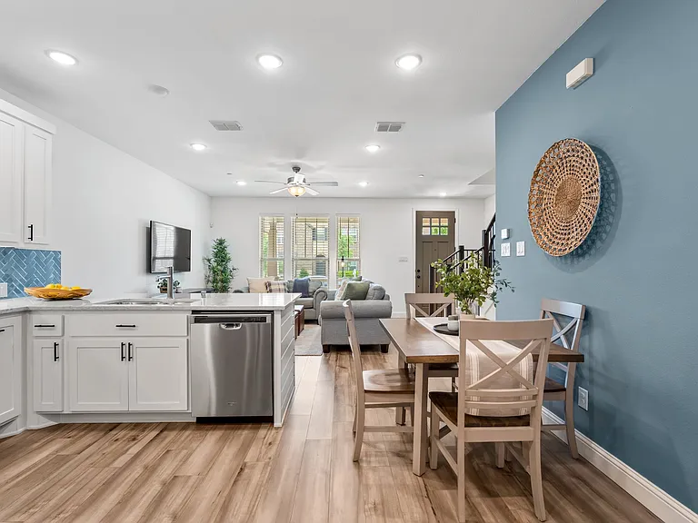 2529 Barnwood Ln — Photo 33