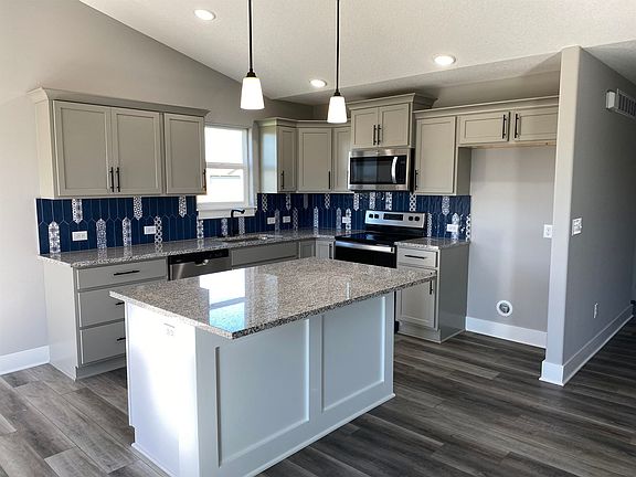 2nd image of 5273 N Pebblecreek St