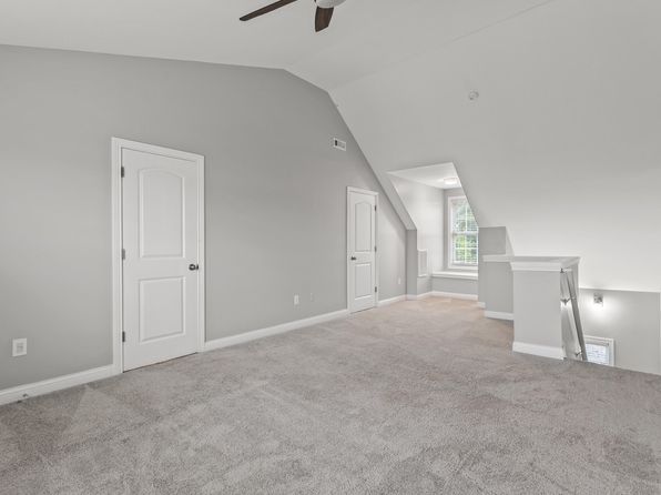 lexington-kentucky-446956486 picture