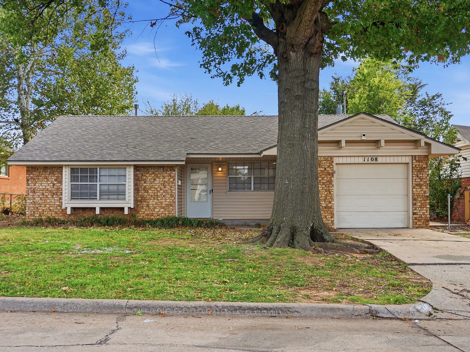 3 bed, 1023 sqft, $1,200 — Photo 2