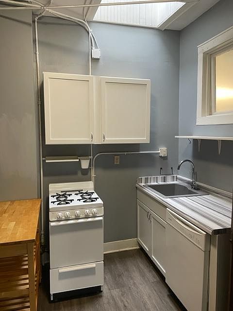 1st image of 15 Washington St APT 1