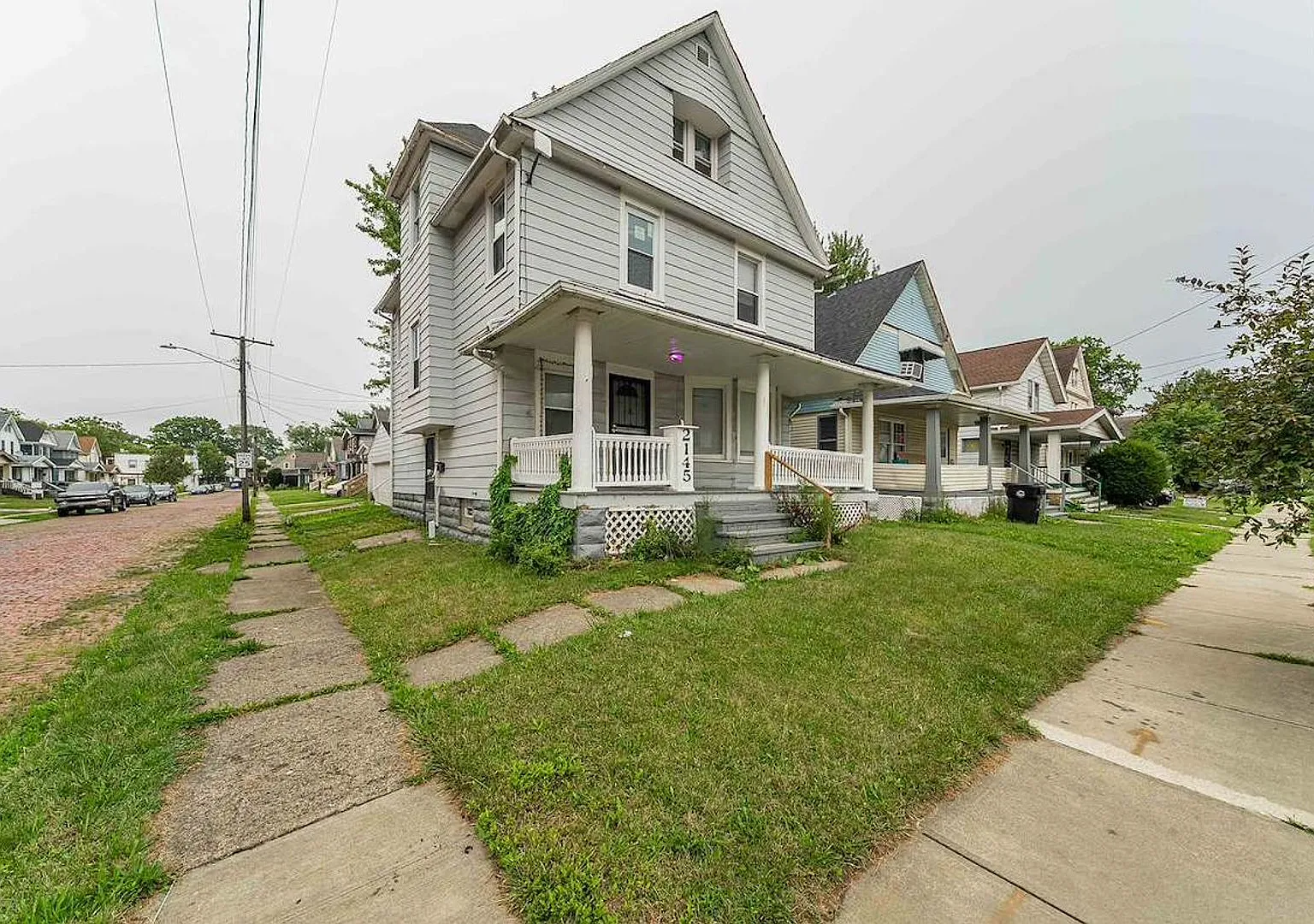 Beautifully Renovated Home in a Prime Location , Plus an Exciting Special Offer! — Photo 2