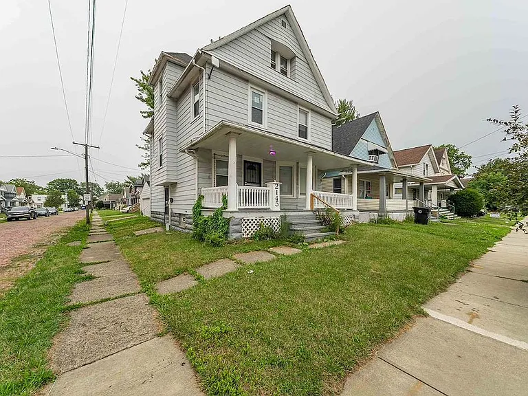 2145 W 100th St — Photo 2