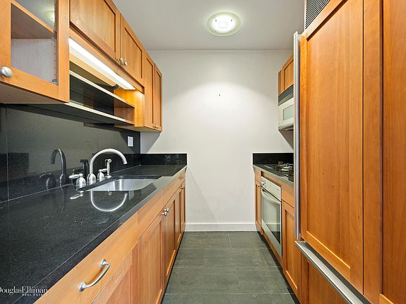 2nd image of 425 5th Ave APT 47C