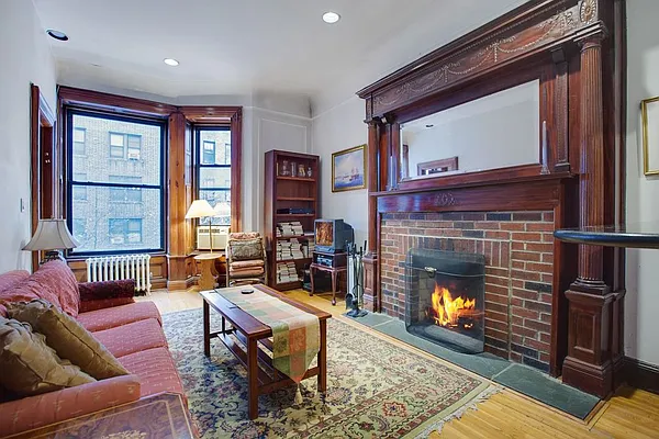 Sold by HomeDax Real Estate | media 1