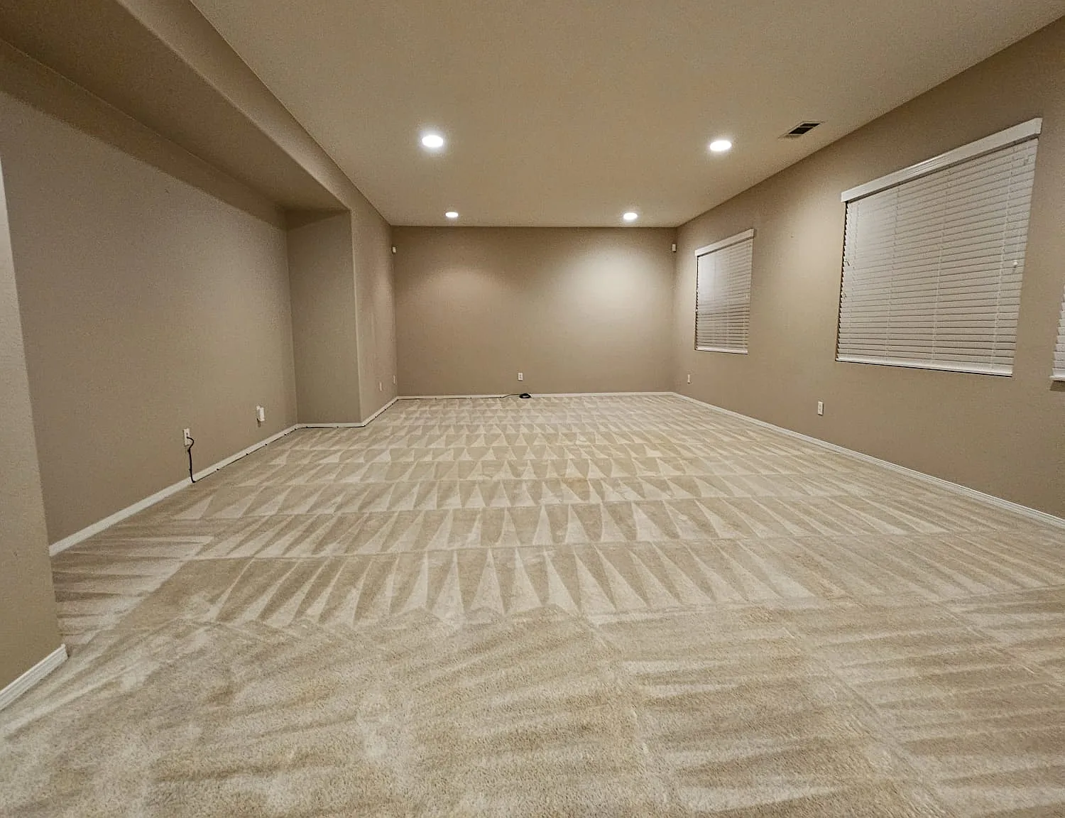 5 bed, 3653 sqft, $3,300 — Photo 3