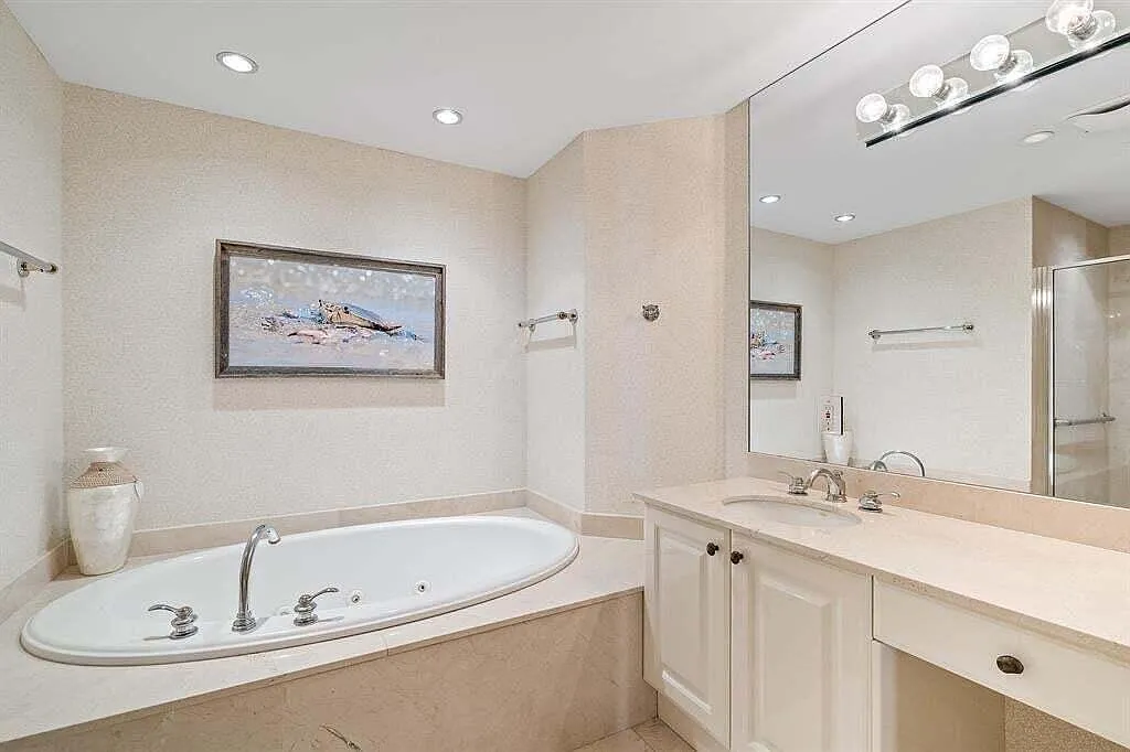 3 bed, 2.5 bath, 2019 sqft, $17,000 — Photo 4