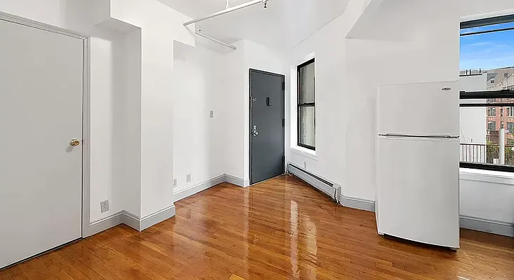 Rented by REAL New York | media 3