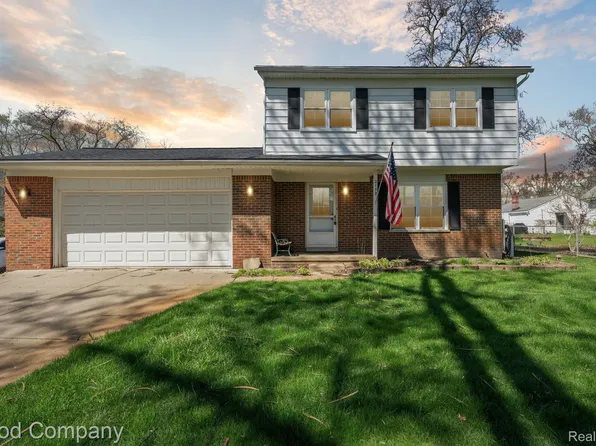 2159 Terrapin St, Wolverine Lake, MI 48390