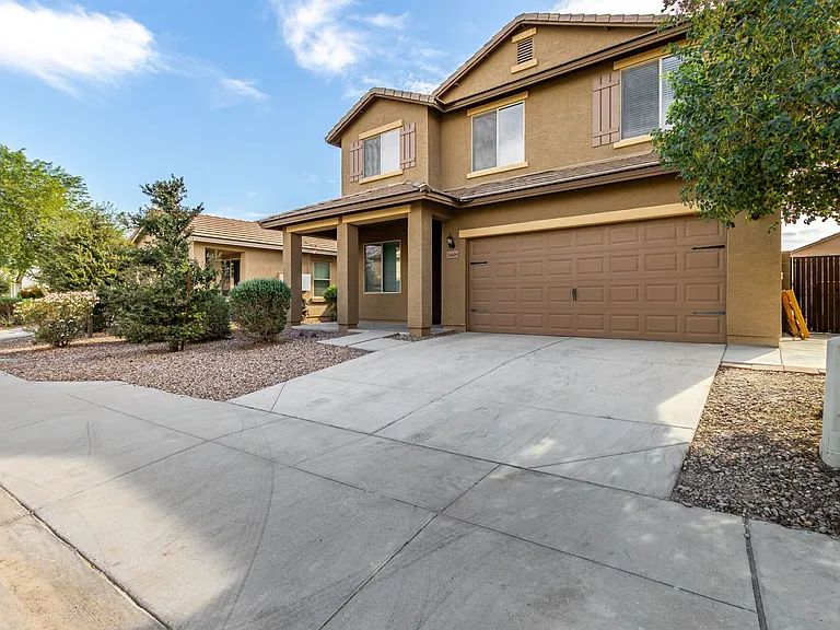 24409 W Sheraton Ln — Photo 3