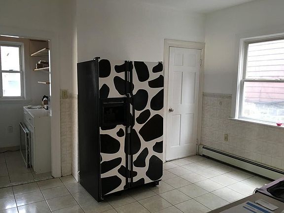 Kitchen (Refrigerator)
