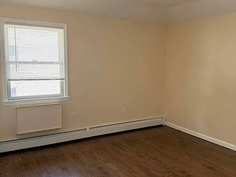 121-47 7th Ave #2 — Photo 8