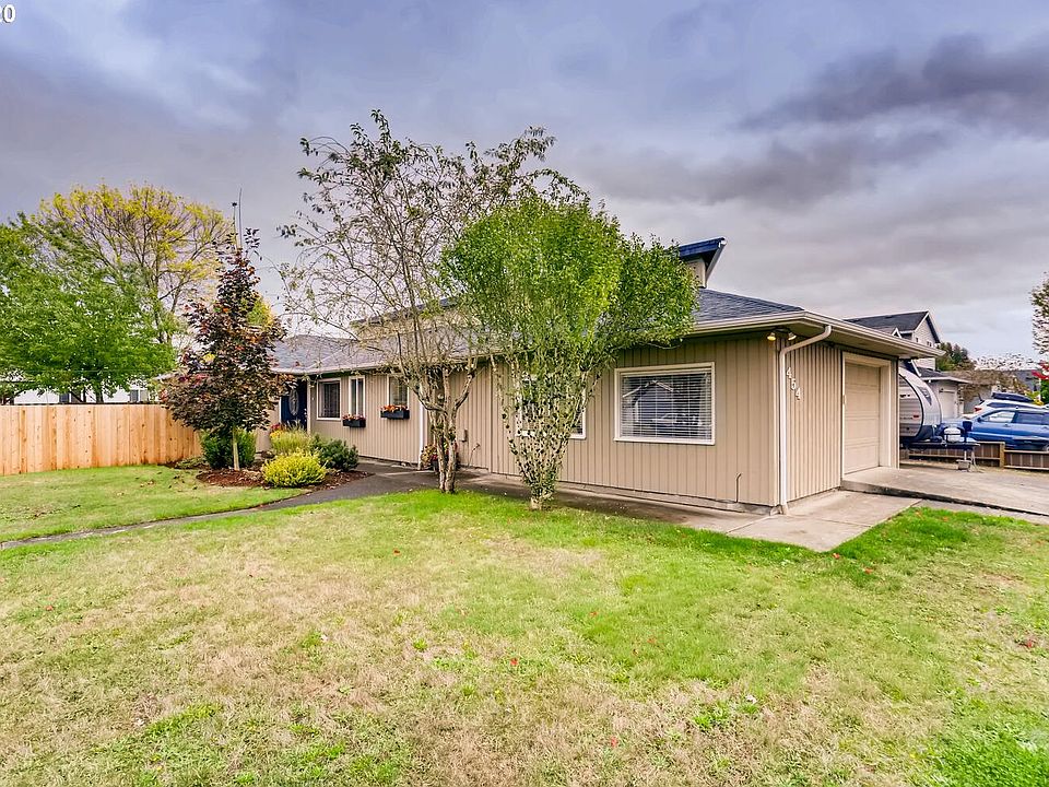 1st image of 454 SE 72nd Ave