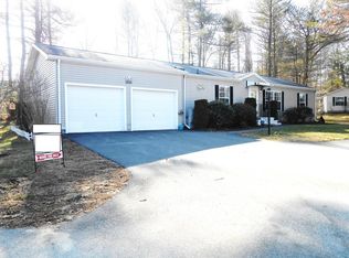 3606 Oak Point Dr, Middleboro, MA 02346