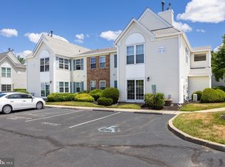 2105A Ferndale Ct, Mount Laurel, NJ 08054