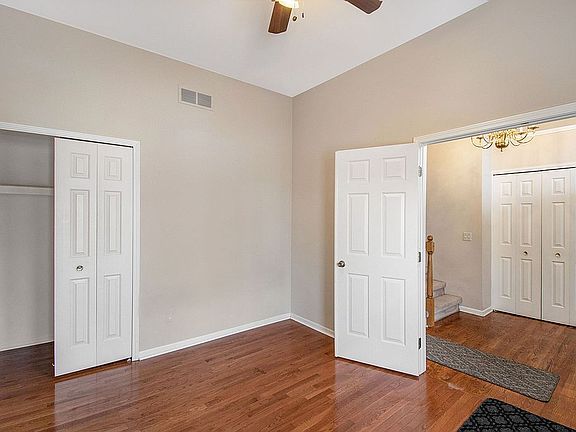 3rd image of 54660 Kingsley Ct