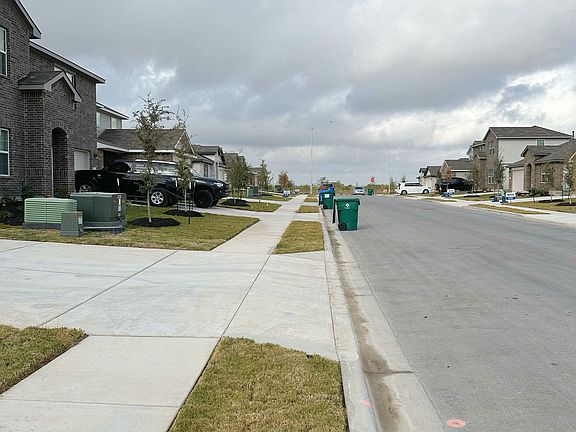 3rd image of 20225 Heinrich Ln