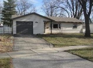 217 E Arrowhead St, North Aurora, IL 60542