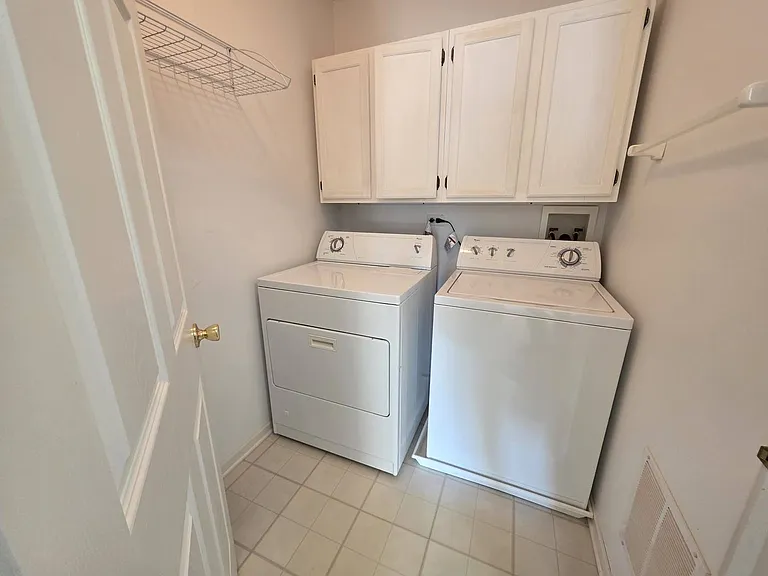 3996AURORA Blackstone Dr — Photo 11