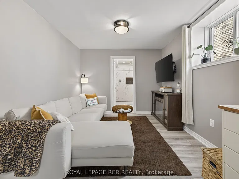 375 Russell St #BASEMENT — Photo 4