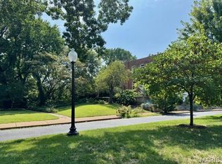 8 Benton Pl, Saint Louis, MO