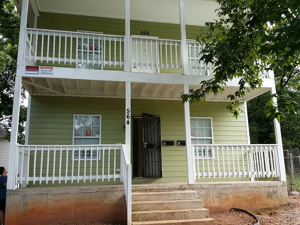 564 Hope St SW