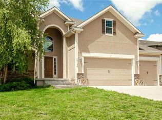 10130 N Ash Ave, Kansas City, MO 64157