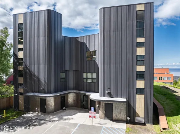 528 Coastal Pl #1, Anchorage, AK 99501