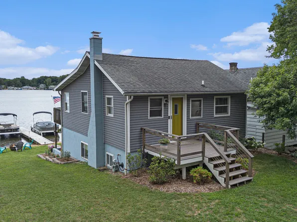66989 Lakeshore Dr, Dowagiac, MI 49047