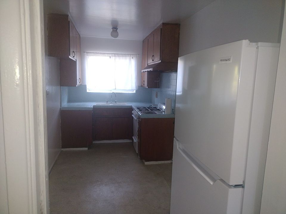 1st image of 820 Laveta Ter APT 6