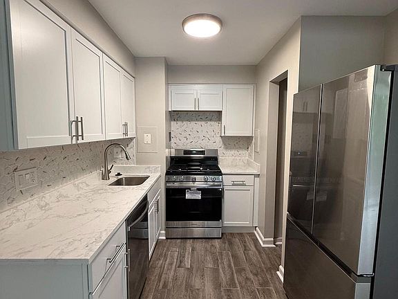 5th image of 4360 Ivymount Ct APT 28