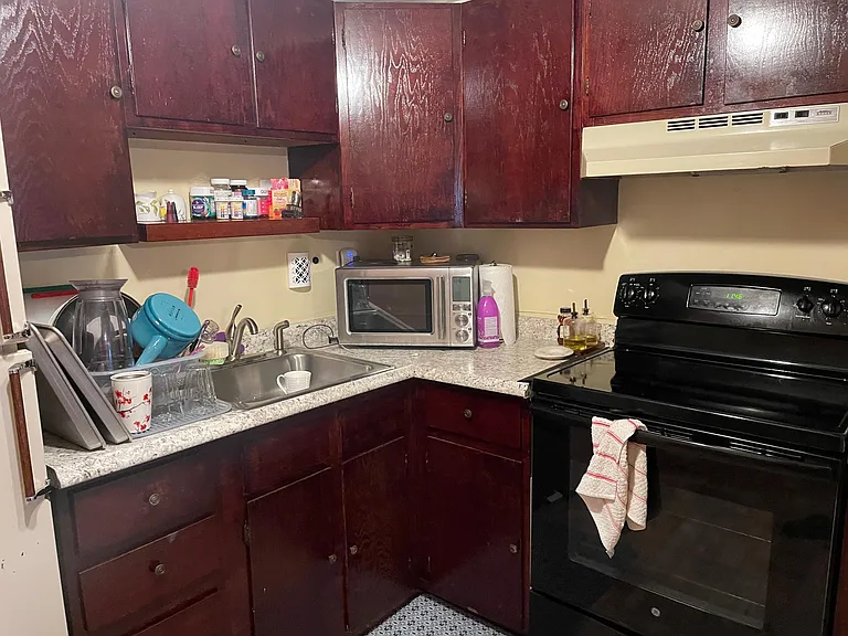 Kitchen + glass-top stove