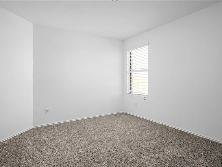 104 Vintage Dr — Photo 10
