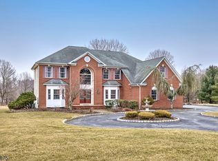 6 Hardin Ct, Chester, NJ 07930