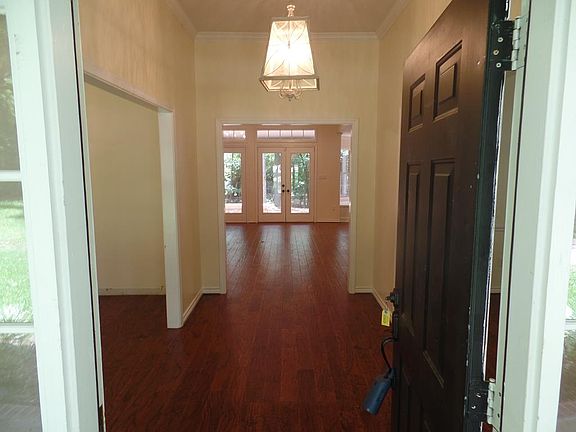 2nd image of 1402 Bending Brook Cir
