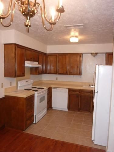 2nd image of 920 N Austin St APT 4