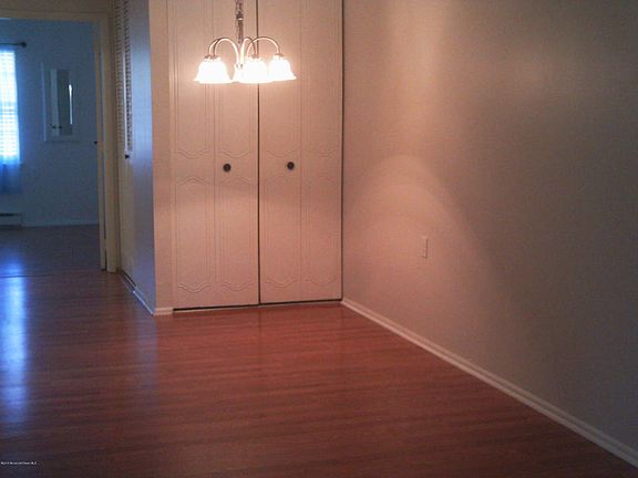 5th image of 304D Malvern Ct