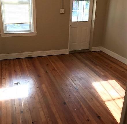 2nd image of 933 Maryland Ave