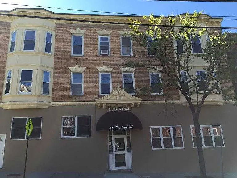 Central St — Photo 10
