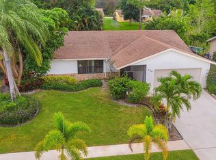 206 Martin Cir, Royal Palm Beach, FL 33411