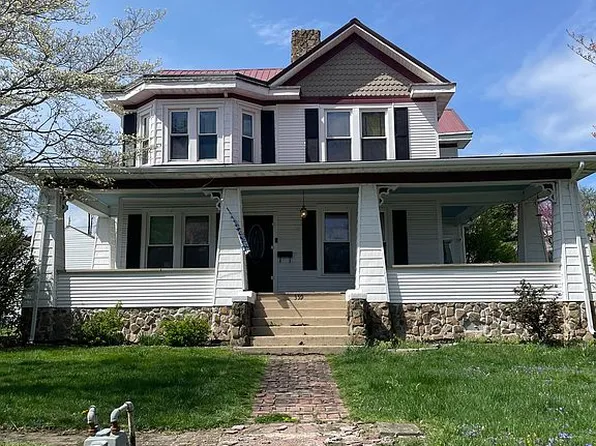 359 2nd St, Madison, WV 25130