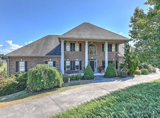 117 Ridgetop Dr, Johnson City, TN 37615