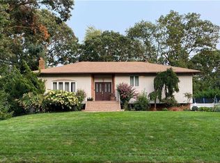 7 Fernwood Dr, Commack, NY 11725