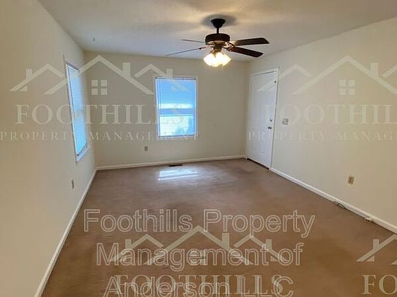 4th image of 502 Woodcrest Dr